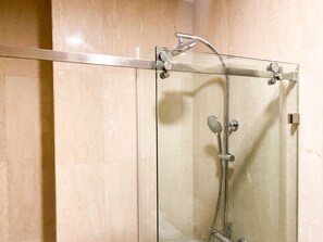 Bathroom - Elegant And Comfort 1Br Sudirman Suites Apartment (Jakarta)