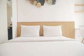 Room - Homey And Good Choice Studio Tokyo Riverside Pik 2 Apartment (Teluknaga)