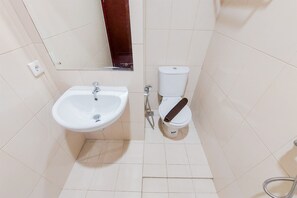 Apartment | Bathroom | Shower, towels