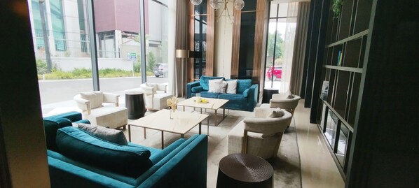 Exterior - Homey 3Br With Private Lift At Grand Sungkono Lagoon Apartment (Surabaya)