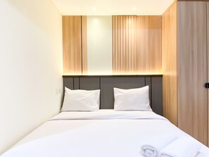Free WiFi - Simply Look Studio At 53Th Floor Pollux Chadstone Apartment (Cikarang)