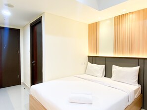 Free WiFi - Simply Look Studio At 53Th Floor Pollux Chadstone Apartment (Cikarang)
