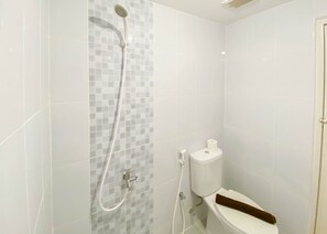 Apartment | Bathroom | Shower, towels