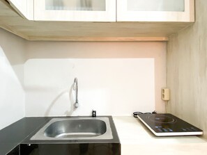 Apartment | Private kitchen | Full-sized fridge, stovetop - Comfort 2Br At Transpark Juanda Bekasi Timur Apartment (Bekasi)
