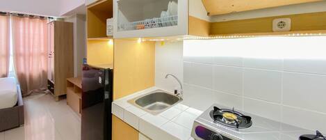 Refrigerador con freezer, placa de cocina