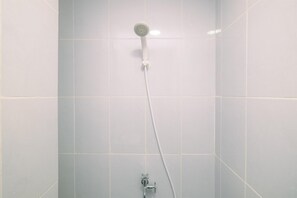 Studio | Bathroom