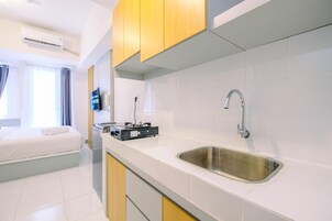 Refrigerador con freezer, placa de cocina