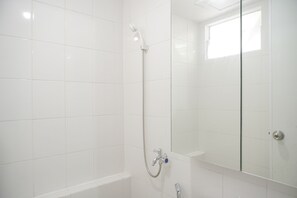 Apartment | Bathroom | Shower, free toiletries, towels - Gorgeous And Homey 2Br Bassura City Apartment Near Mall (Jakarta)