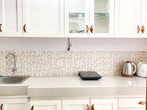 スタジオ | 専用キッチン | 大型冷蔵庫、コンロ