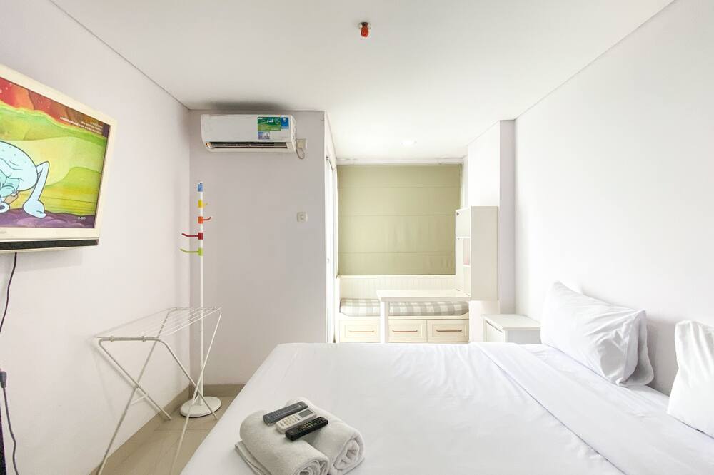 Good Choice And Homey Studio Enviro Apartment