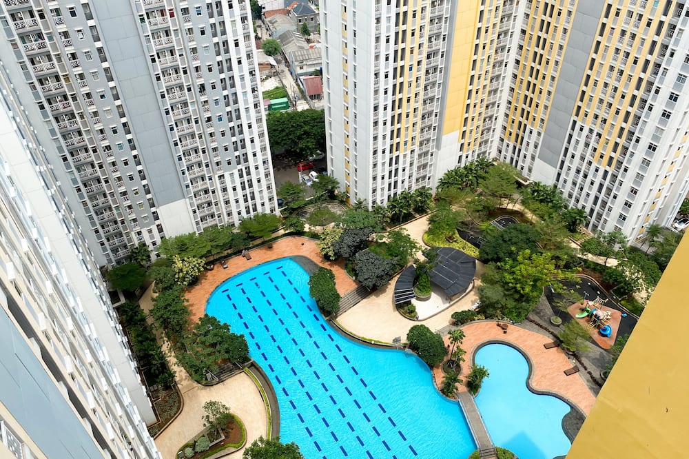 Great Deal Studio At Springlake Summarecon Bekasi Apartment