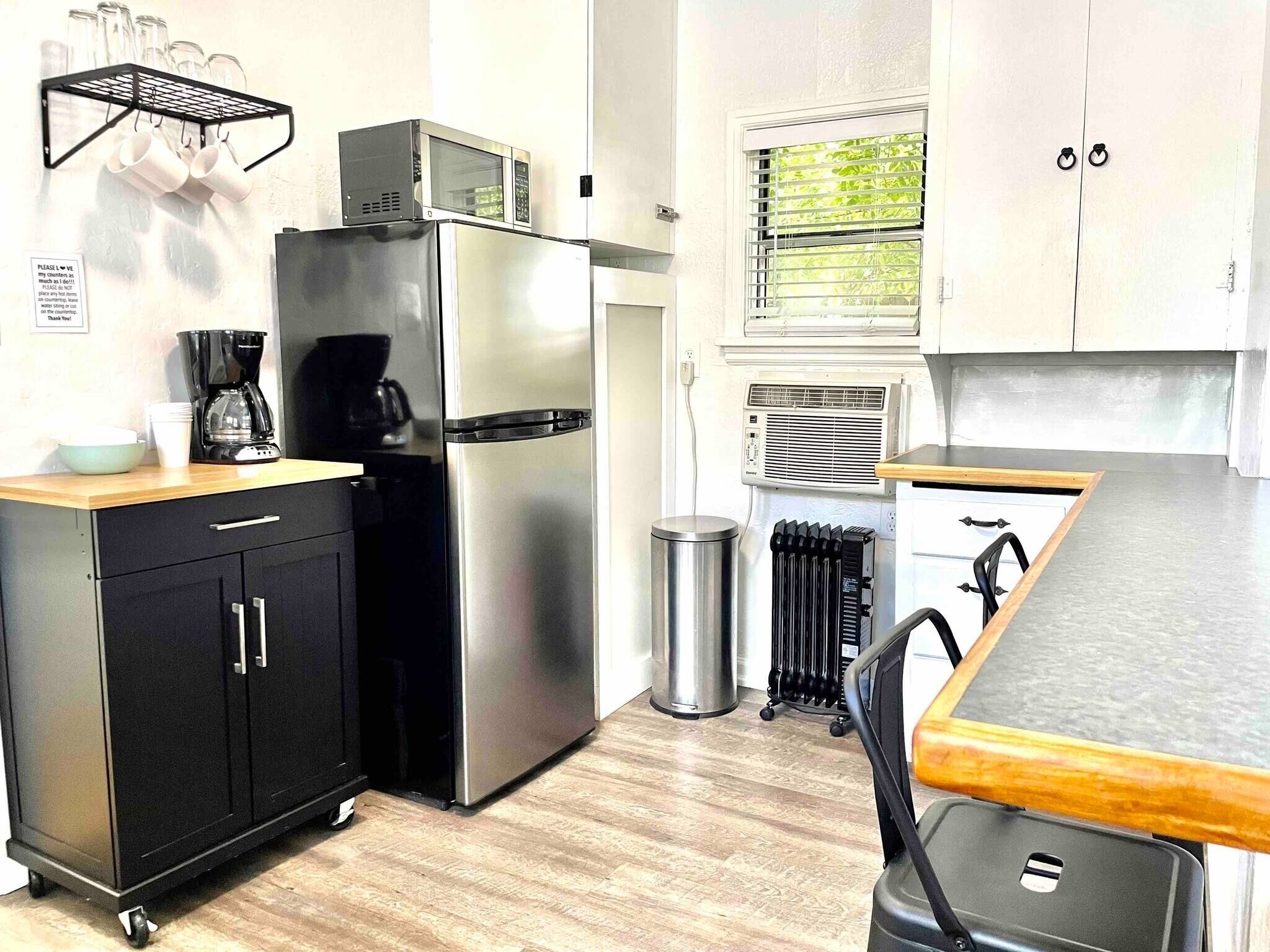 冰箱、微波炉、茶具/咖啡用具、烤面包机