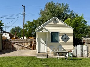 Exterior - Cozy Studio Cottage - Downtown Twin Falls (Twin Falls)