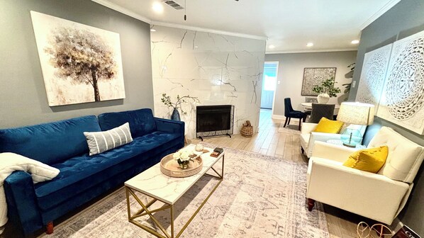 Smart TV, fireplace, DVD player, books