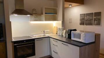 Fridge, microwave, stovetop