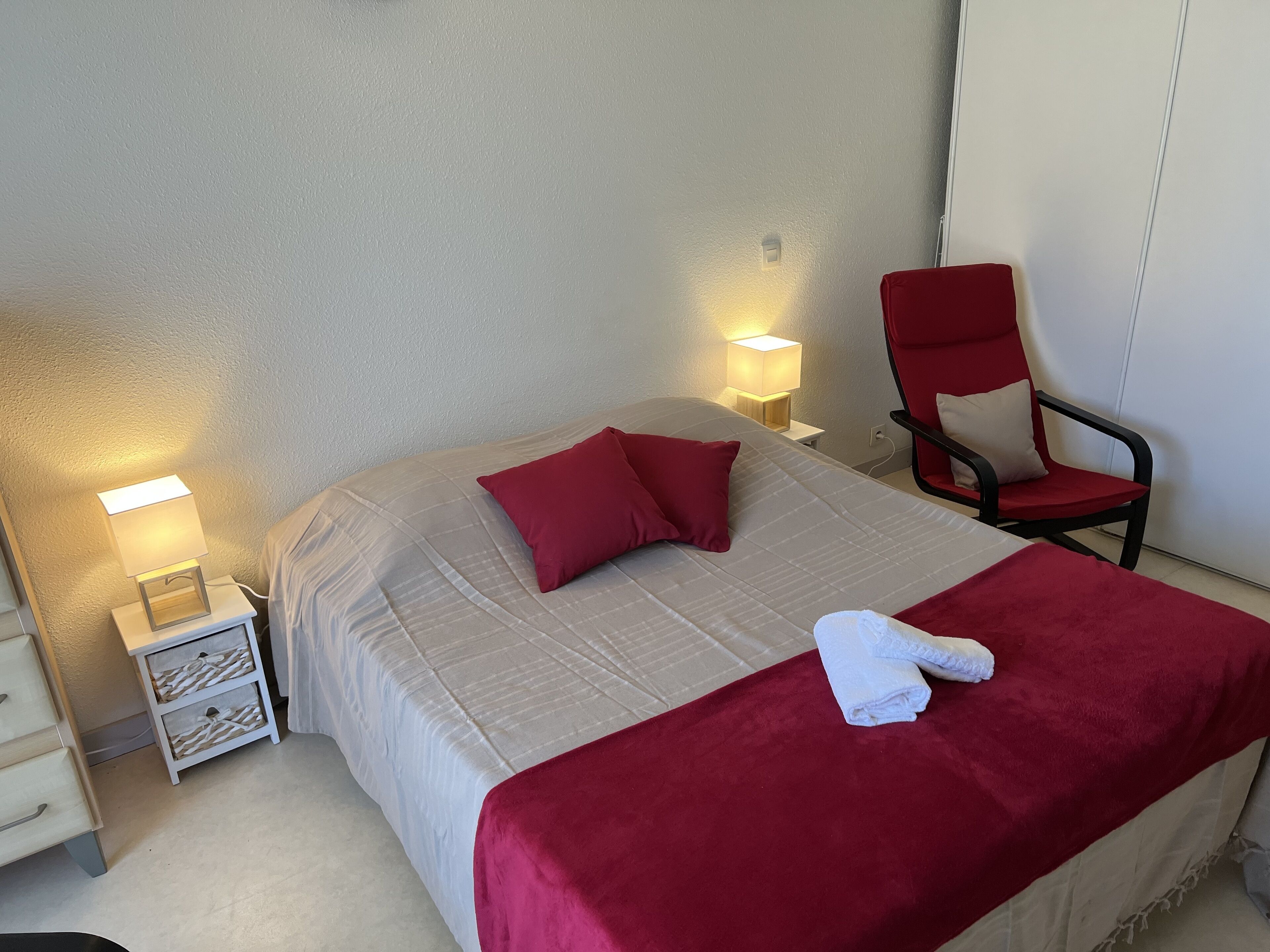 Schreibtisch, Bügeleisen/Bügelbrett, kostenloses WLAN