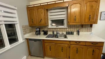 Keittoastiat/astiat/ruokailuvälineet