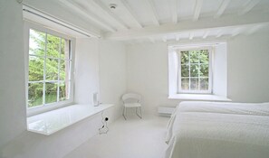 20 bedrooms, WiFi