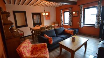 Televisie en een open haard