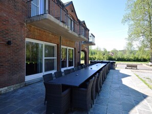 Outdoor dining - Cottage on the banks of the Ourthe in Durbuy (Durbuy)