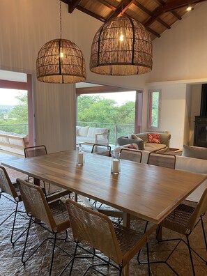 Familienvilla | Esszimmer