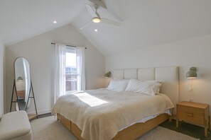 3 Schlafzimmer, Schreibtisch, Bügeleisen/Bügelbrett, WLAN