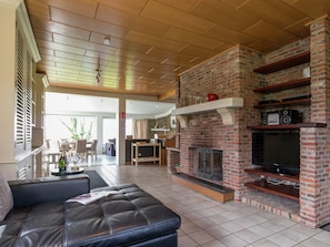TV, fireplace, DVD player, table tennis