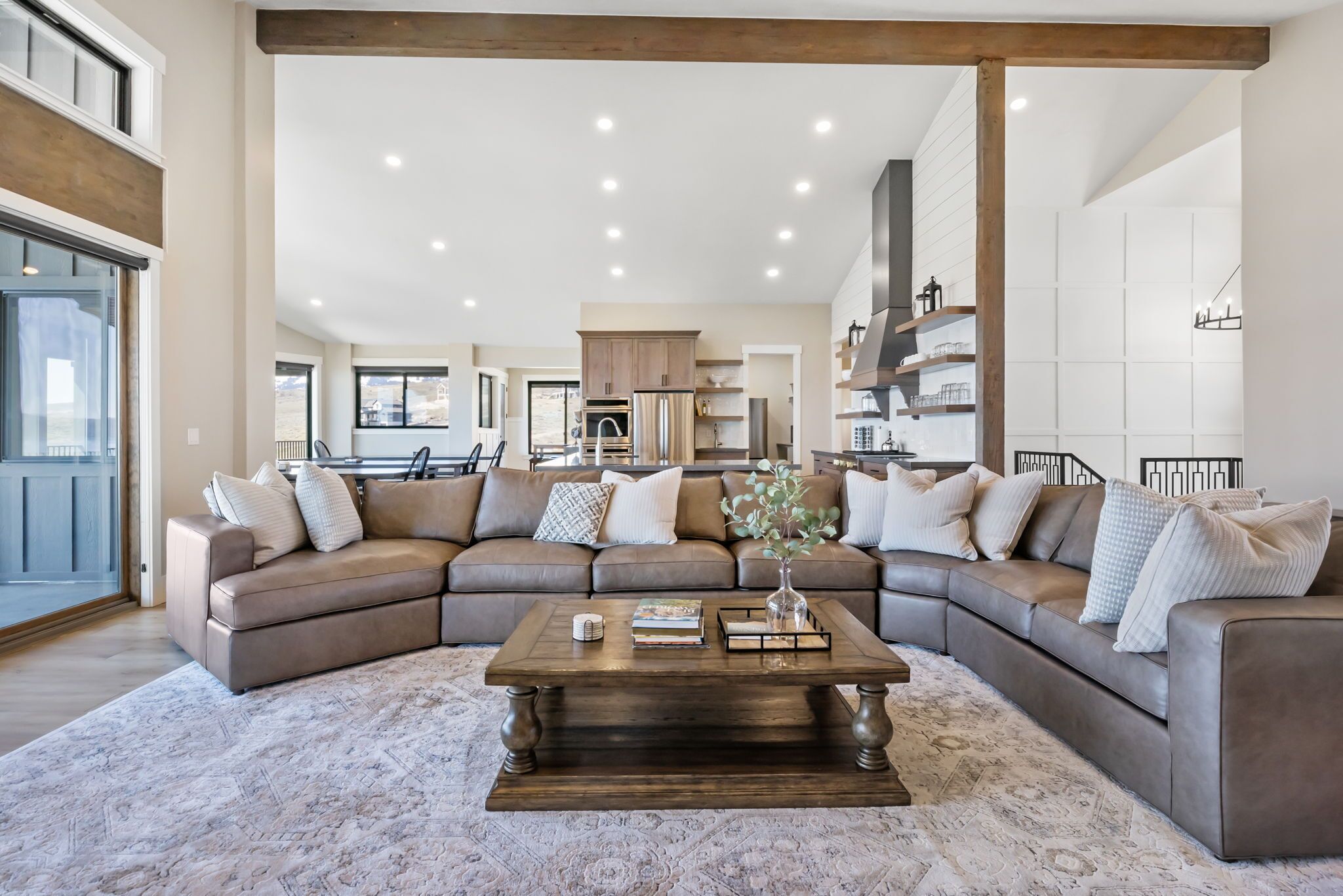 Smart TV, fireplace, table tennis, music library