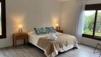 4 bilik tidur, gebar bulu kapas, dihias secara berasingan