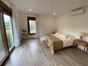 4 habitaciones, edredón, decoración personalizada y muebles diferentes 
