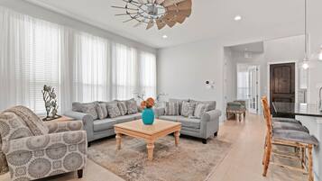 Televisor intel·ligent, llar de foc, videojocs i impressores