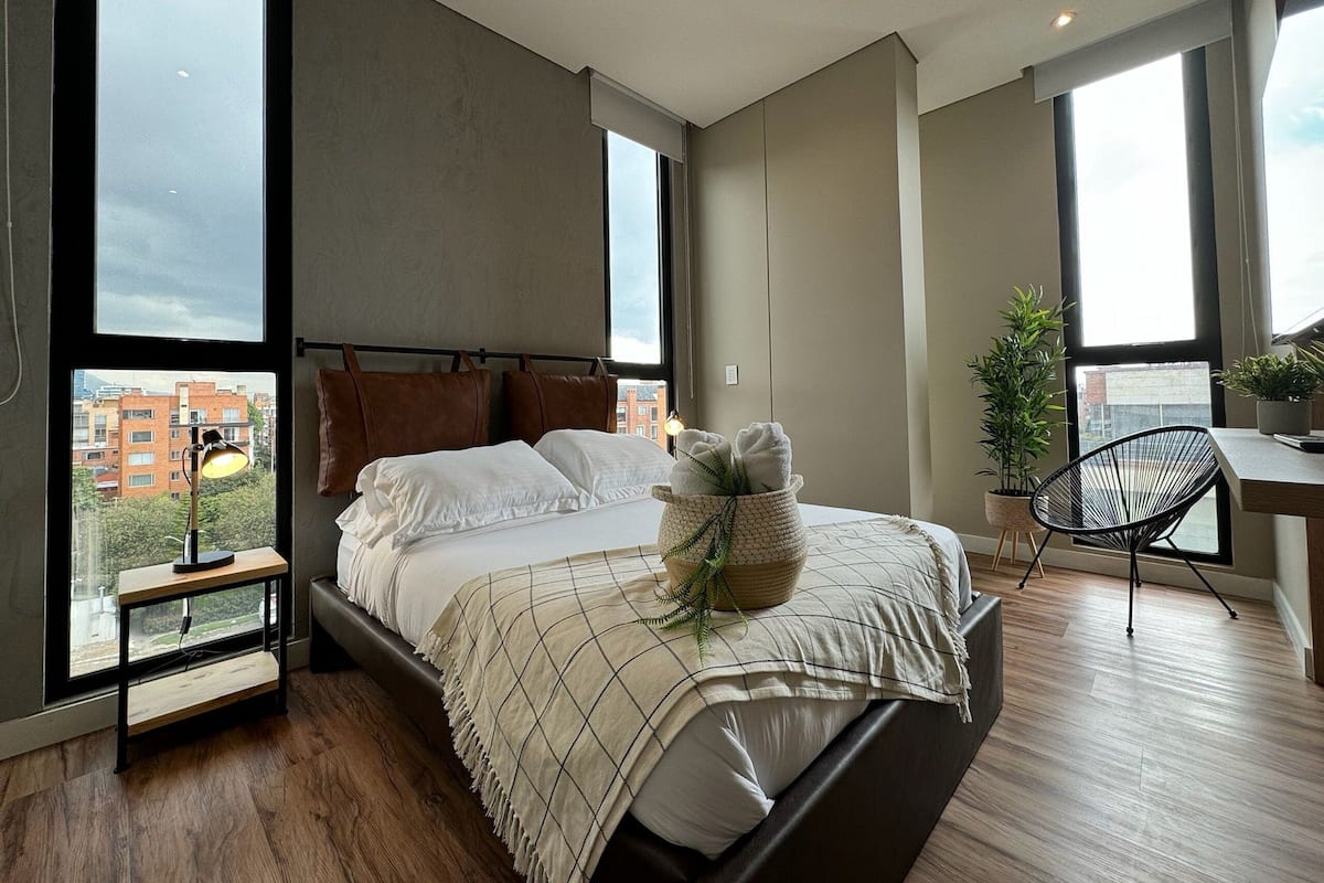 Exclusive Apartment | 2 bedrooms, blackout drapes, iron/ironing board, free WiFi