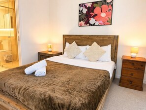 Iron/ironing board, WiFi, bed sheets - The City Pad-2B-Central CBD-Skytower C17 (Brisbane City)