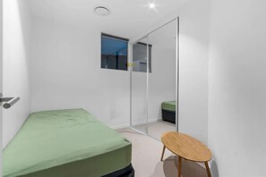 2 chambres, fer et planche à repasser, Wi-Fi, draps fournis