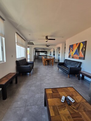 Deluxe Apartment, 3 Bedrooms, Kitchen, Tower | Living area | Flat-screen TV - Tropical Paradise (Jacó)