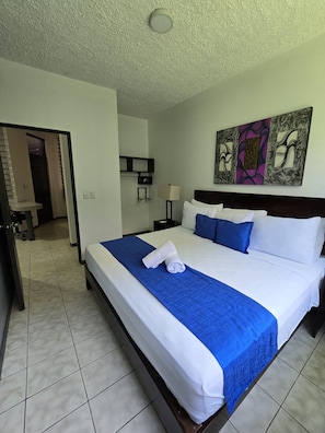 Comfort Room, Private Bathroom, Poolside | In-room safe, free WiFi, bed sheets - Tropical Paradise (Jacó)