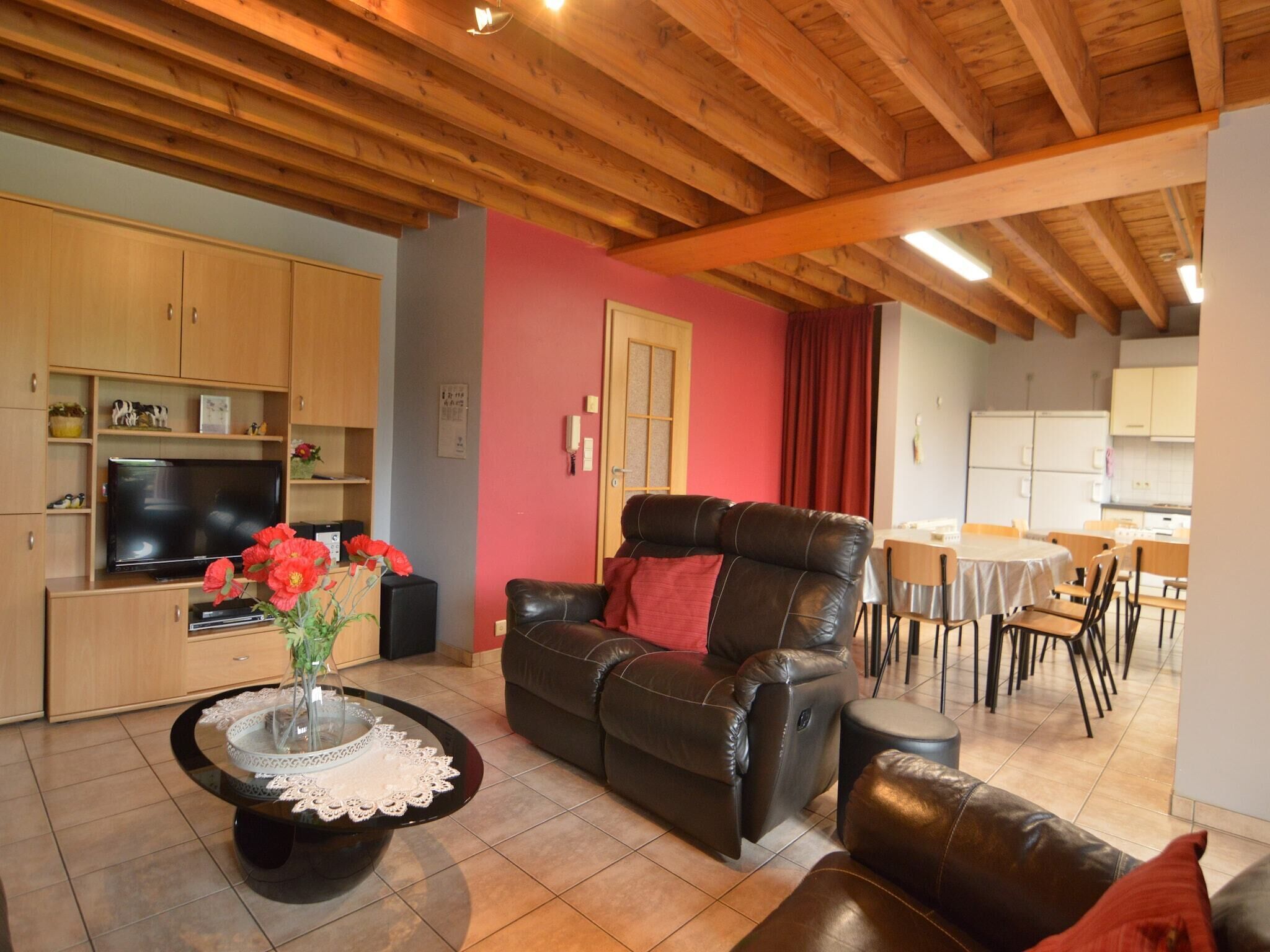 Fernseher, DVD-Player, Tischfußball, Stereoanlage