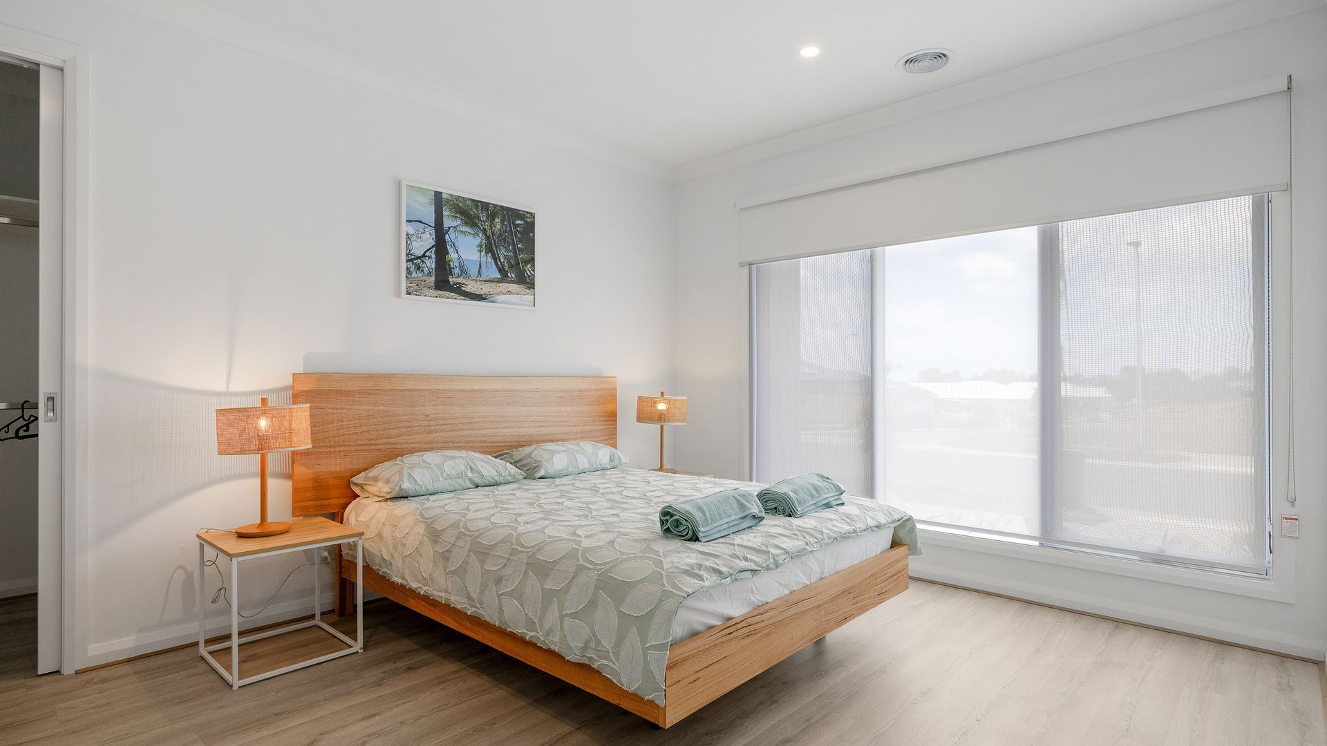 4 bedrooms, iron/ironing board, travel cot, Internet