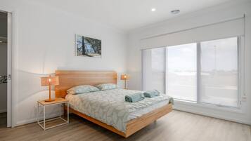 4 bedrooms, iron/ironing board, travel cot, Internet