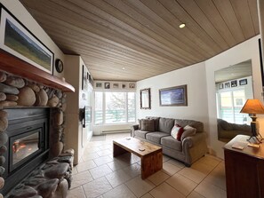 Smart TV, fireplace - Purgatory Slopeside Retreat (Durango)