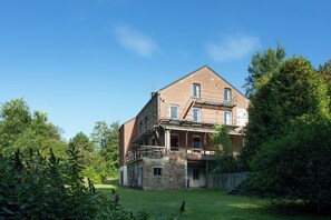 Exterior - Spacious holiday home with roofed terrace (La Gleize (stoumont))