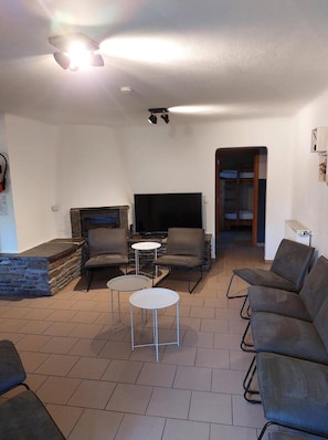 TV, fireplace, table football, stereo