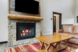 Smart TV, fireplace, foosball, table tennis - Stylish home with hot tub, pool access, wifi and garage (Lead)