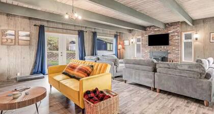 Moby's Pacific Beach Adventure Base - Razor Clamming and Winter Storm