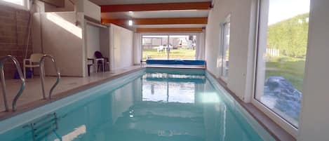 Piscine intérieure, piscine chauffée