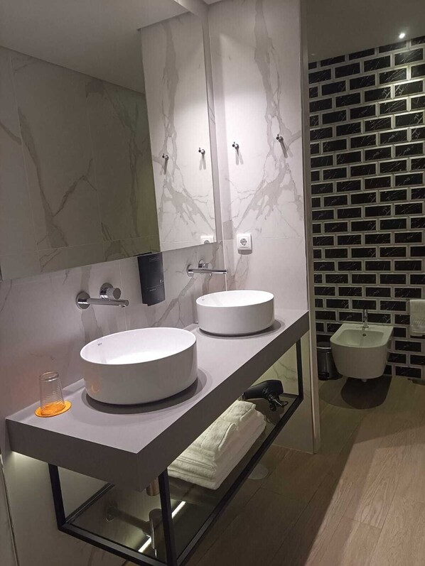 Standard Studio | Bathroom | Shower, rainfall showerhead, hair dryer, bidet