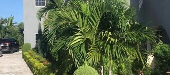 El Plantation Village