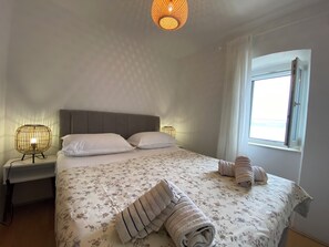 4 habitaciones, escritorio, tabla de planchar con plancha y wifi gratis