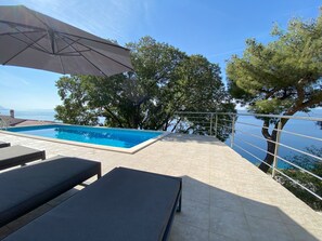Outdoor pool - Holiday home Kuzmanic with private pool and sea view (Pisak)