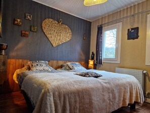 3 bedrooms, WiFi - Charming Chalet in Transinne (Transinne)